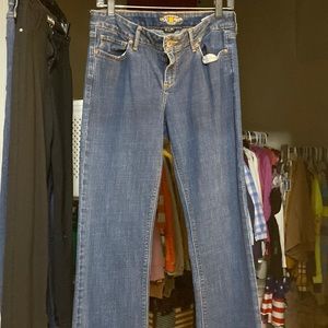 Lucky Brand size 8, long 29 no holes very good condition